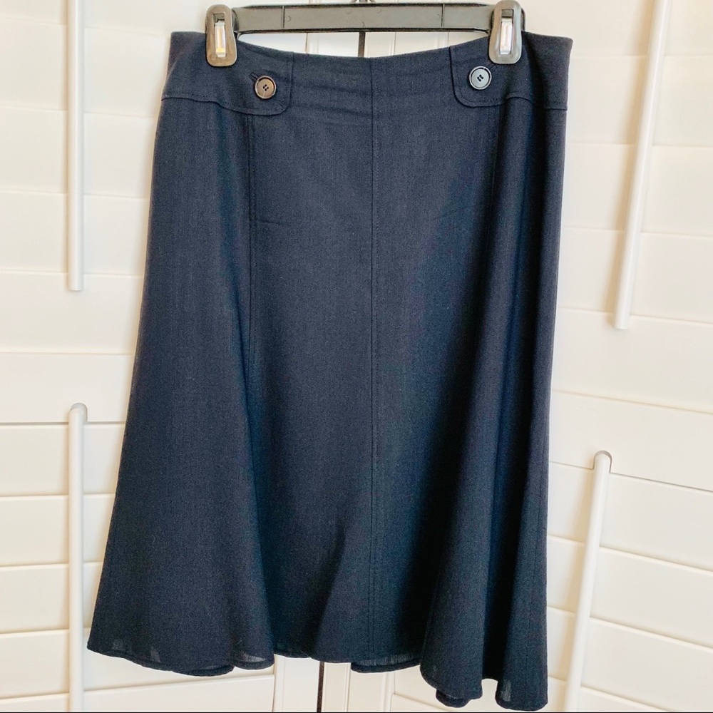 Super cute Ann Taylor flowy baby blue skirt size 6